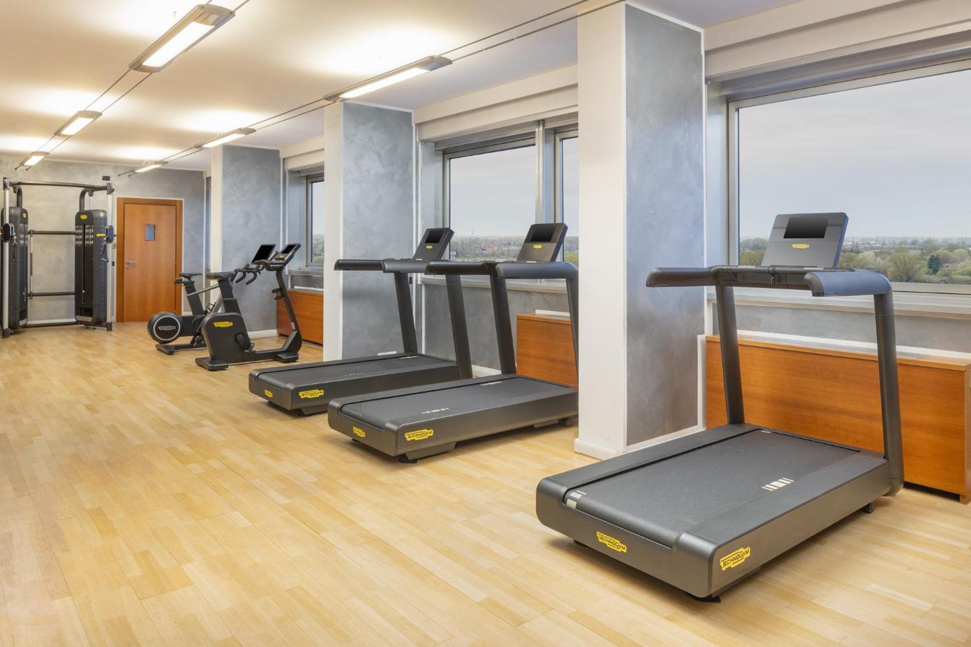 Отель Crowne Plaza Milan Linate By Ihg Сан-Донато-Миланезе Экстерьер фото